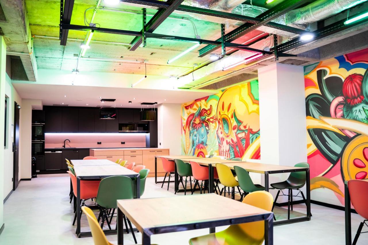 The Base Berlin One Hotel Luaran gambar