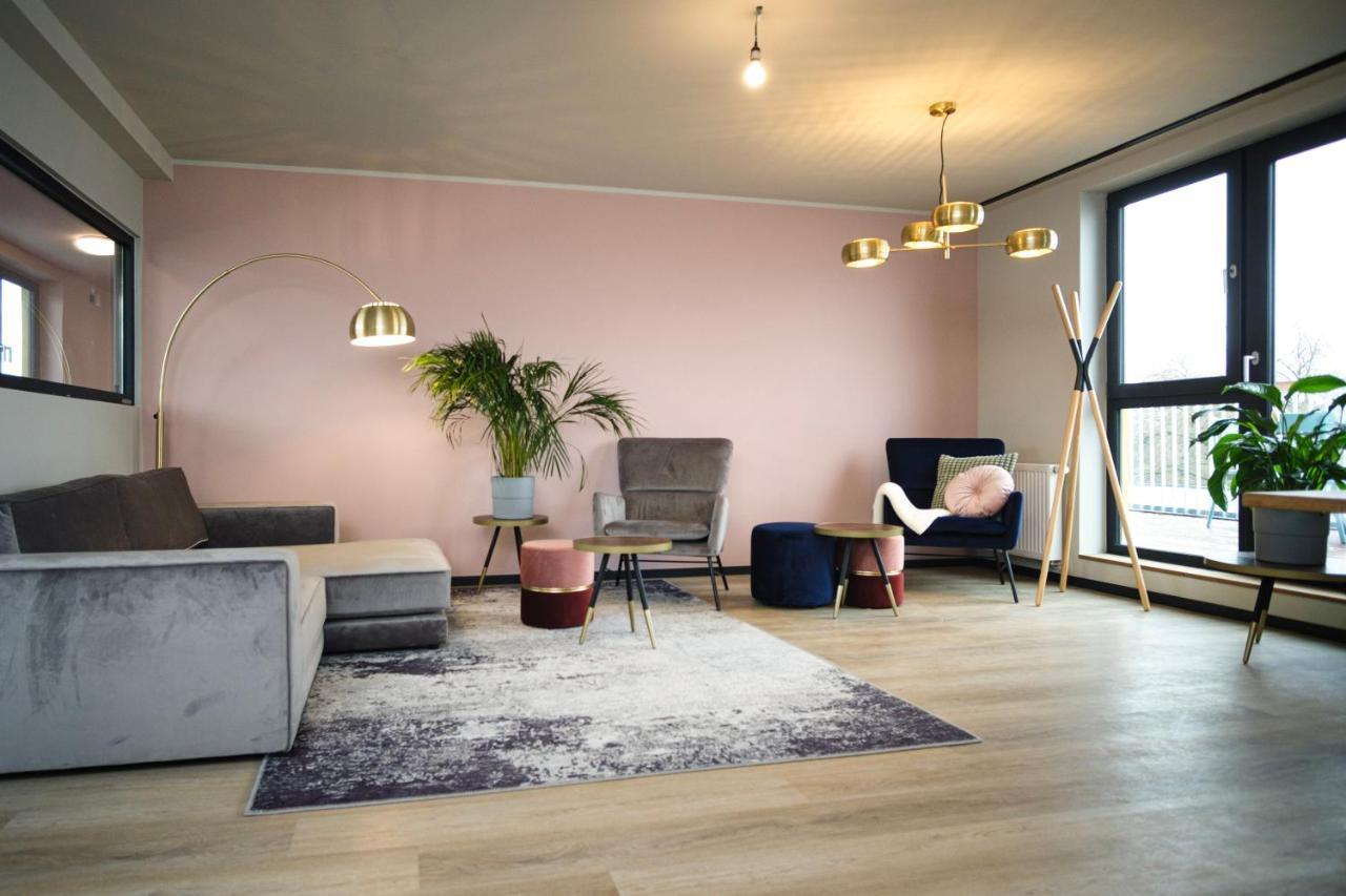 The Base Berlin One Hotel Luaran gambar