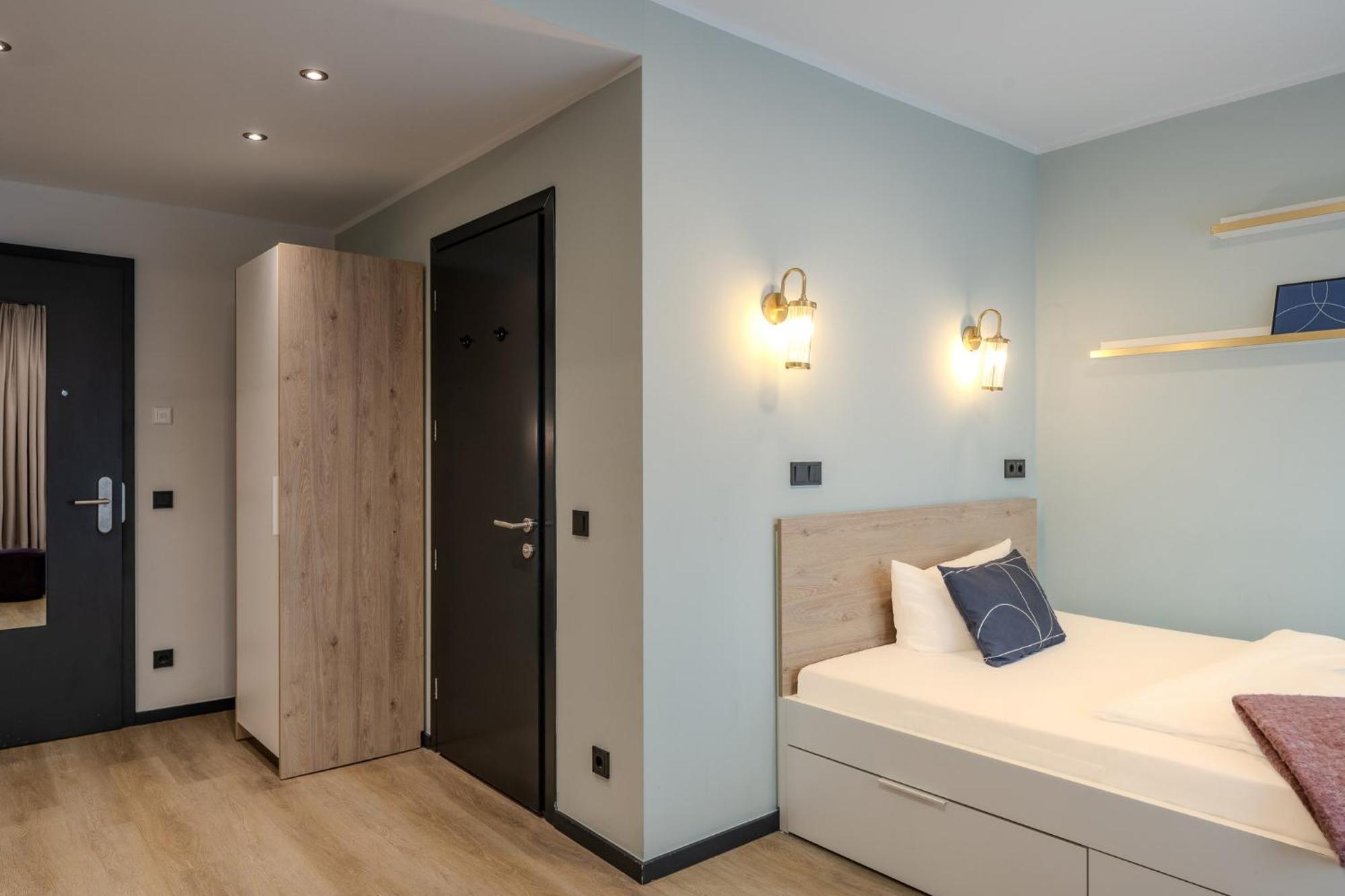 The Base Berlin One Hotel Luaran gambar