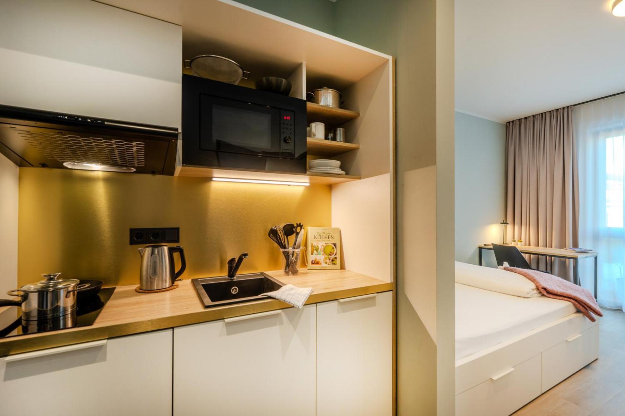 The Base Berlin One Hotel Luaran gambar