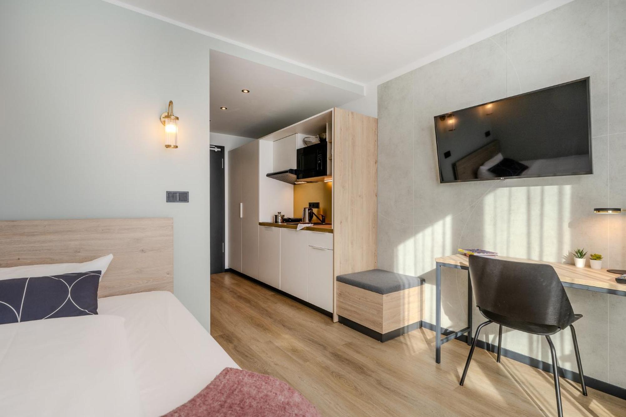The Base Berlin One Hotel Luaran gambar