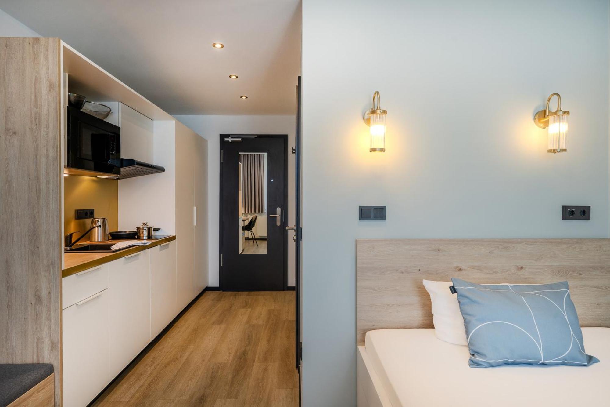 The Base Berlin One Hotel Luaran gambar