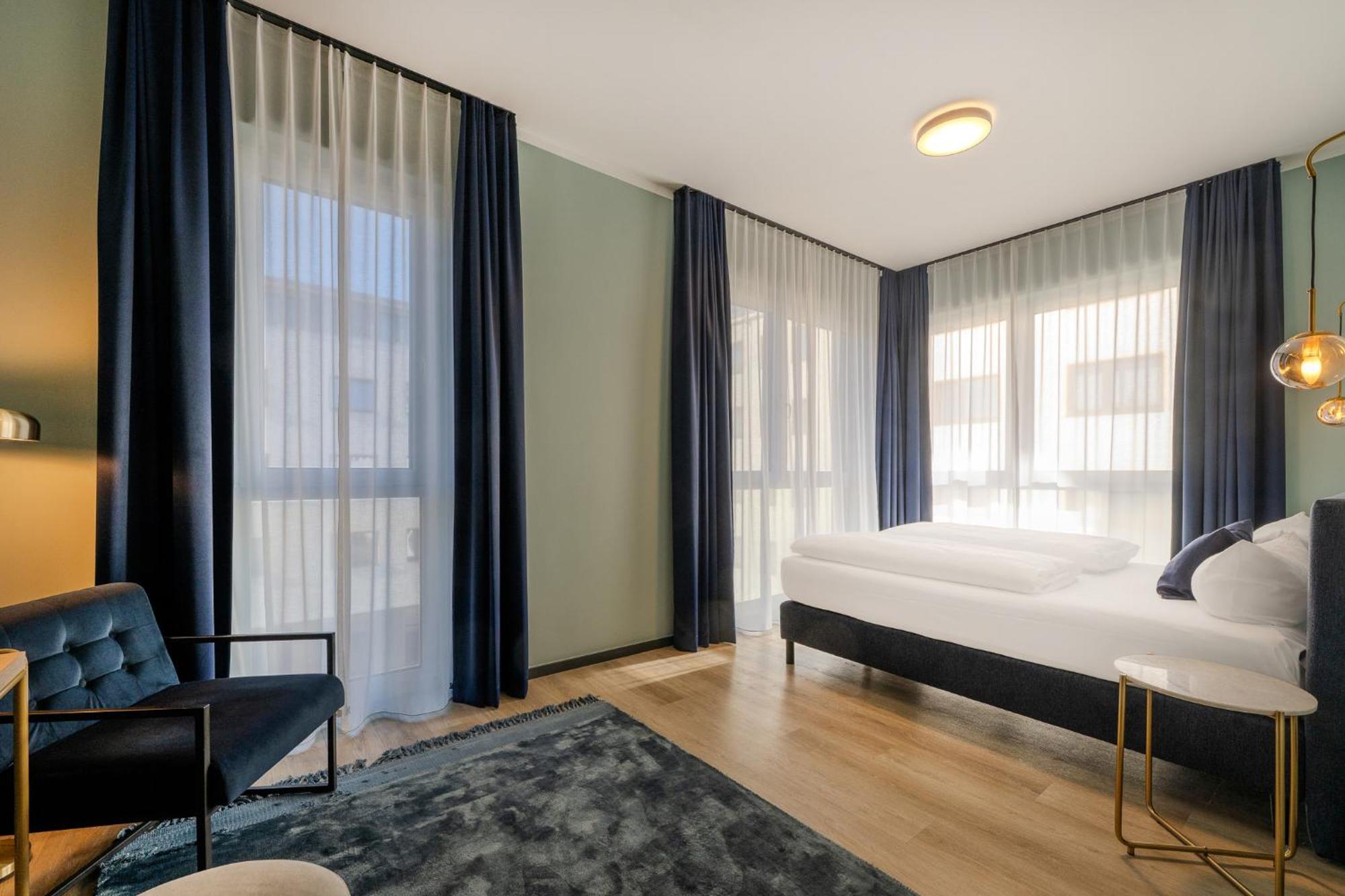 The Base Berlin One Hotel Luaran gambar