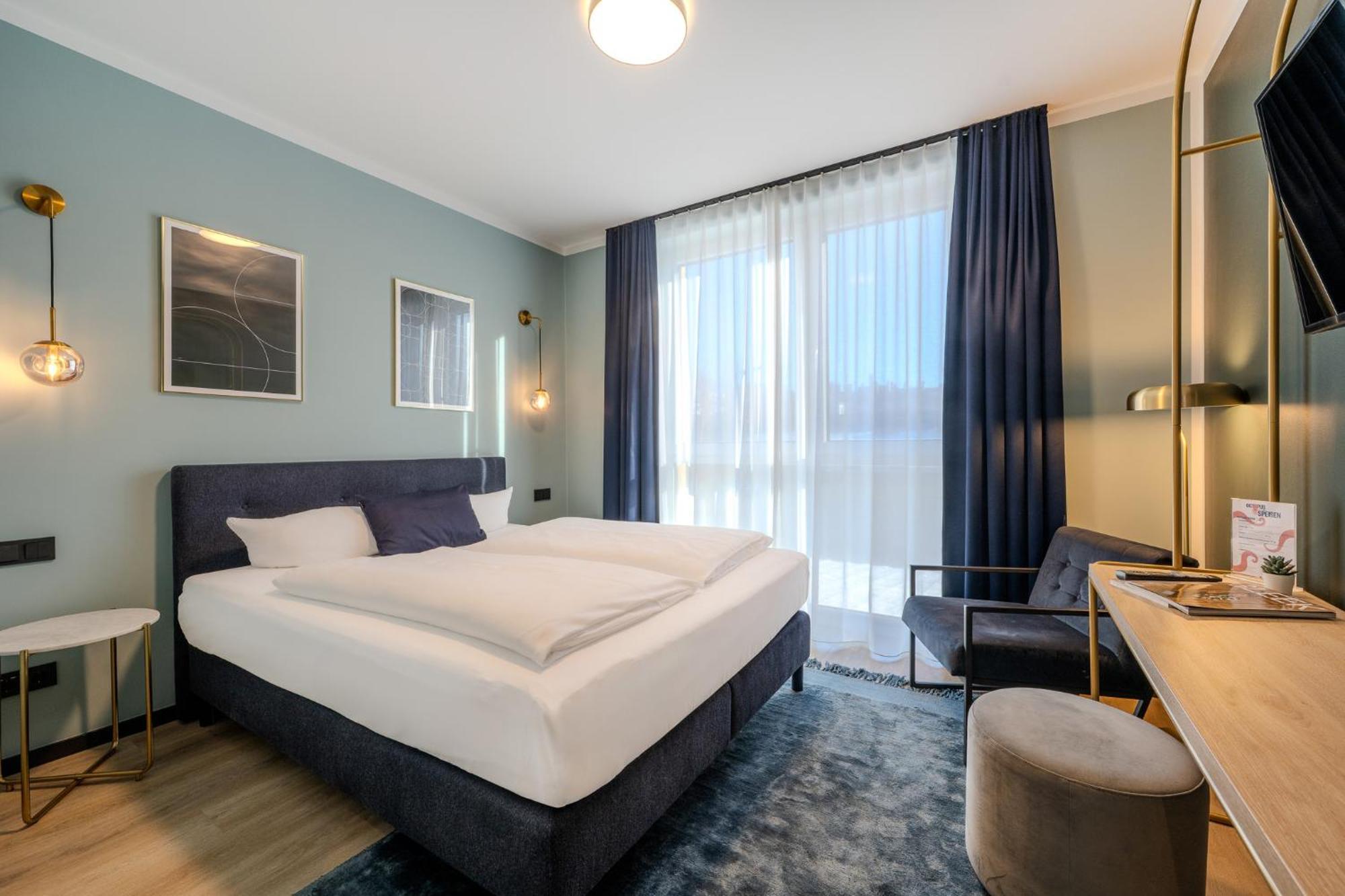The Base Berlin One Hotel Luaran gambar