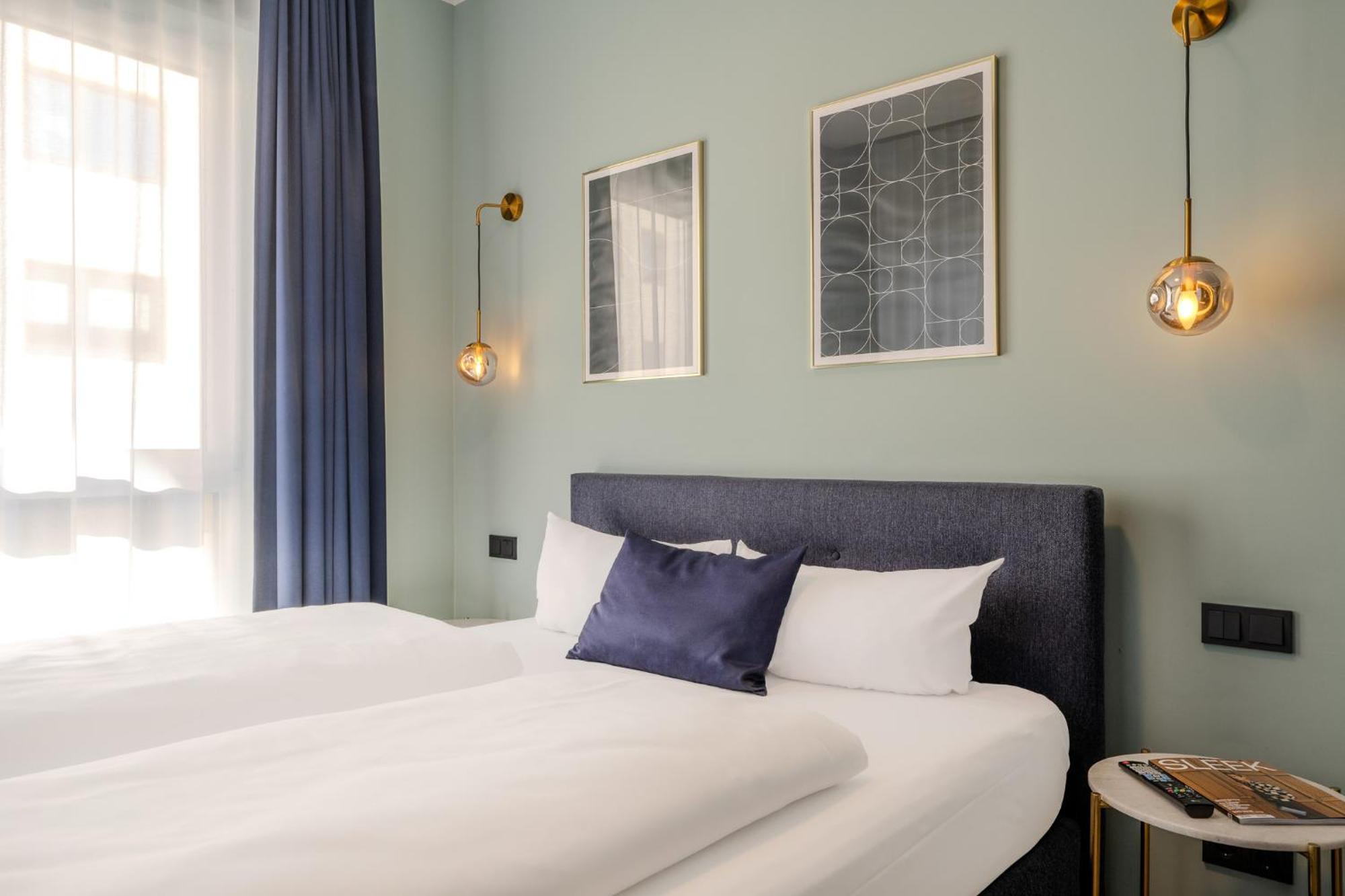 The Base Berlin One Hotel Luaran gambar